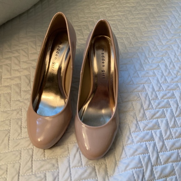 Nude pink and gold heels size 6 - Picture 3 of 11